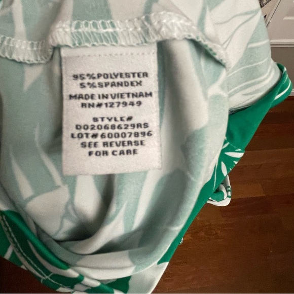 Emma & Michele Green and White Leaf Pattern Dress - Picture 5 of 8